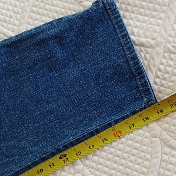 Gloria Vanderbilt High Waisted Stretch Capri Jeans - Picture 9 of 12